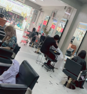 Học viên và Thợ phụ nghề tóc khác nhau như thế nào
